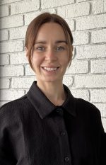 headshot of Robyn Oliver