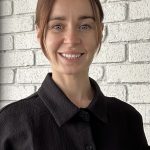 headshot of Robyn Oliver